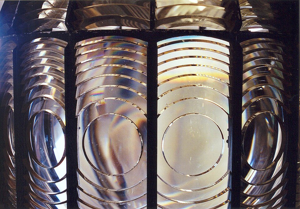File:Cape Willoughby Lighthouse Fresnel lens.jpg