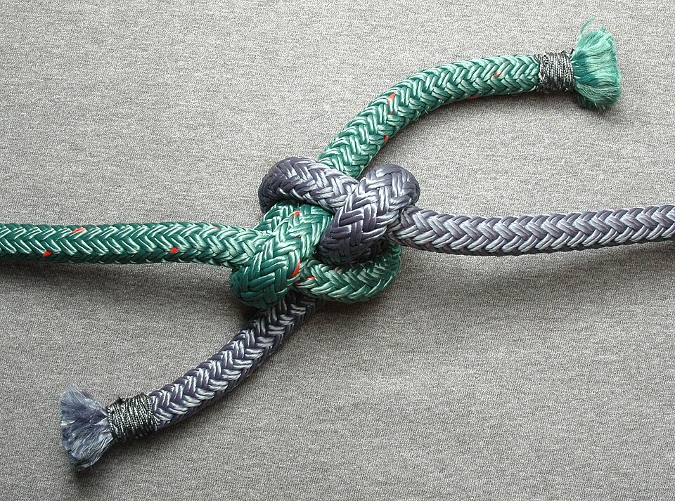 File:Carrick-bend-ABOK-1439-Capsized.jpg